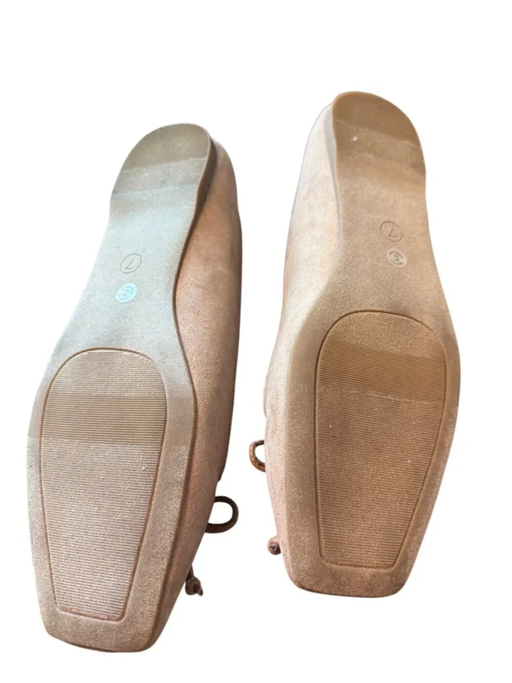 Liz Claiborne Memory Foam Tan Ballet Flat Shoes Flushing Slip On Faux Suede Sz 7